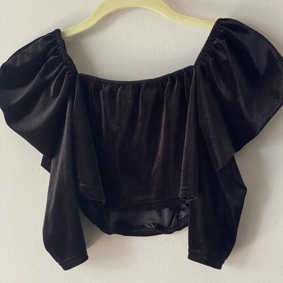 Nasty Gal Black Velvet Crop Top - Picture 5 of 9